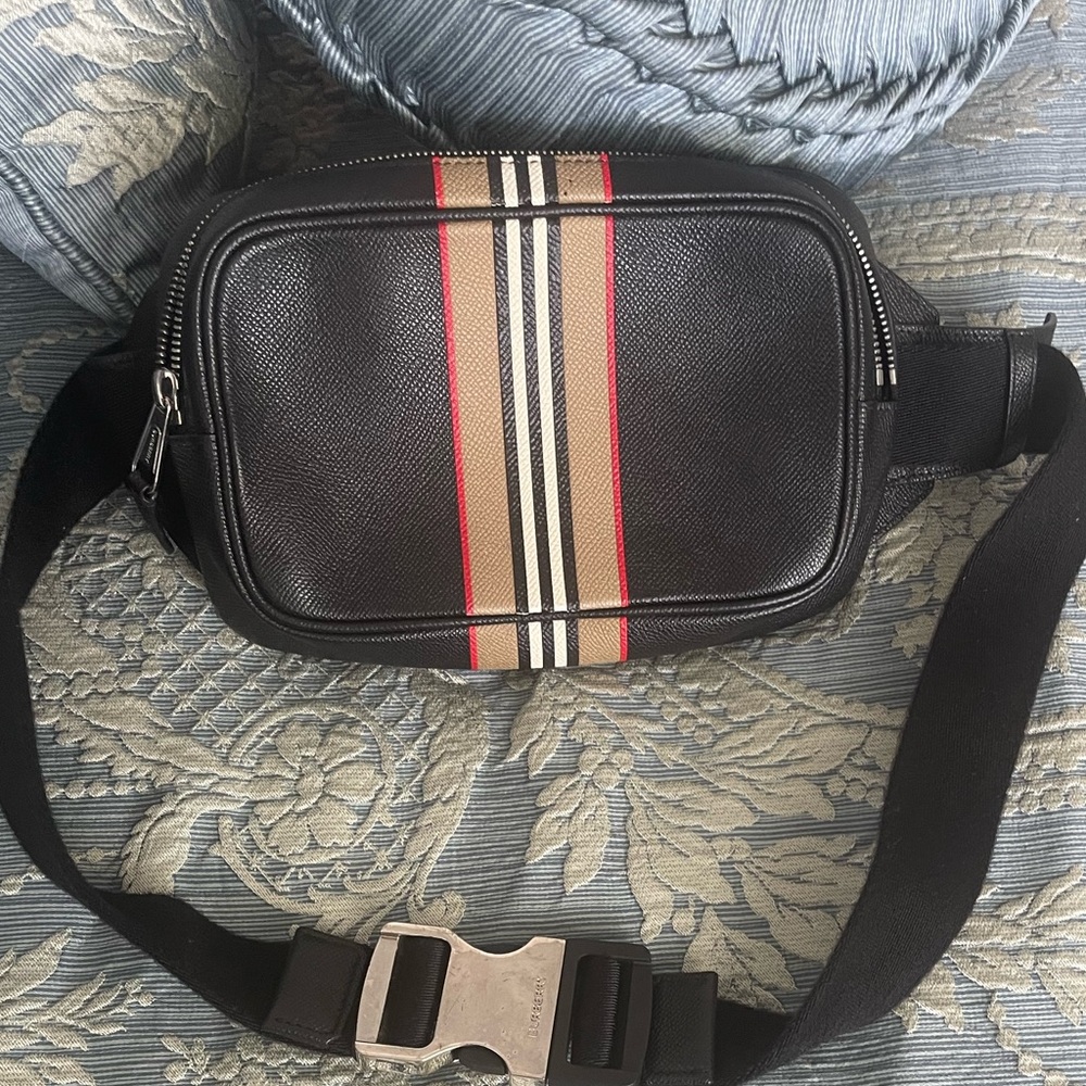 Burberry Men’s Purse, Black